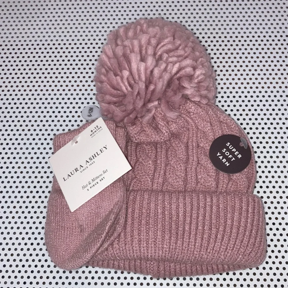 #152. 🆕 NWT - Laura Ashley - Baby Blush Knit Hat and Mittens Set - Picture 1 of 5